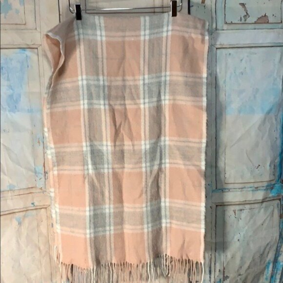 Plaid Pink & Gray Fringed Shawl Scarf Blanket Wrap - Picture 2 of 3